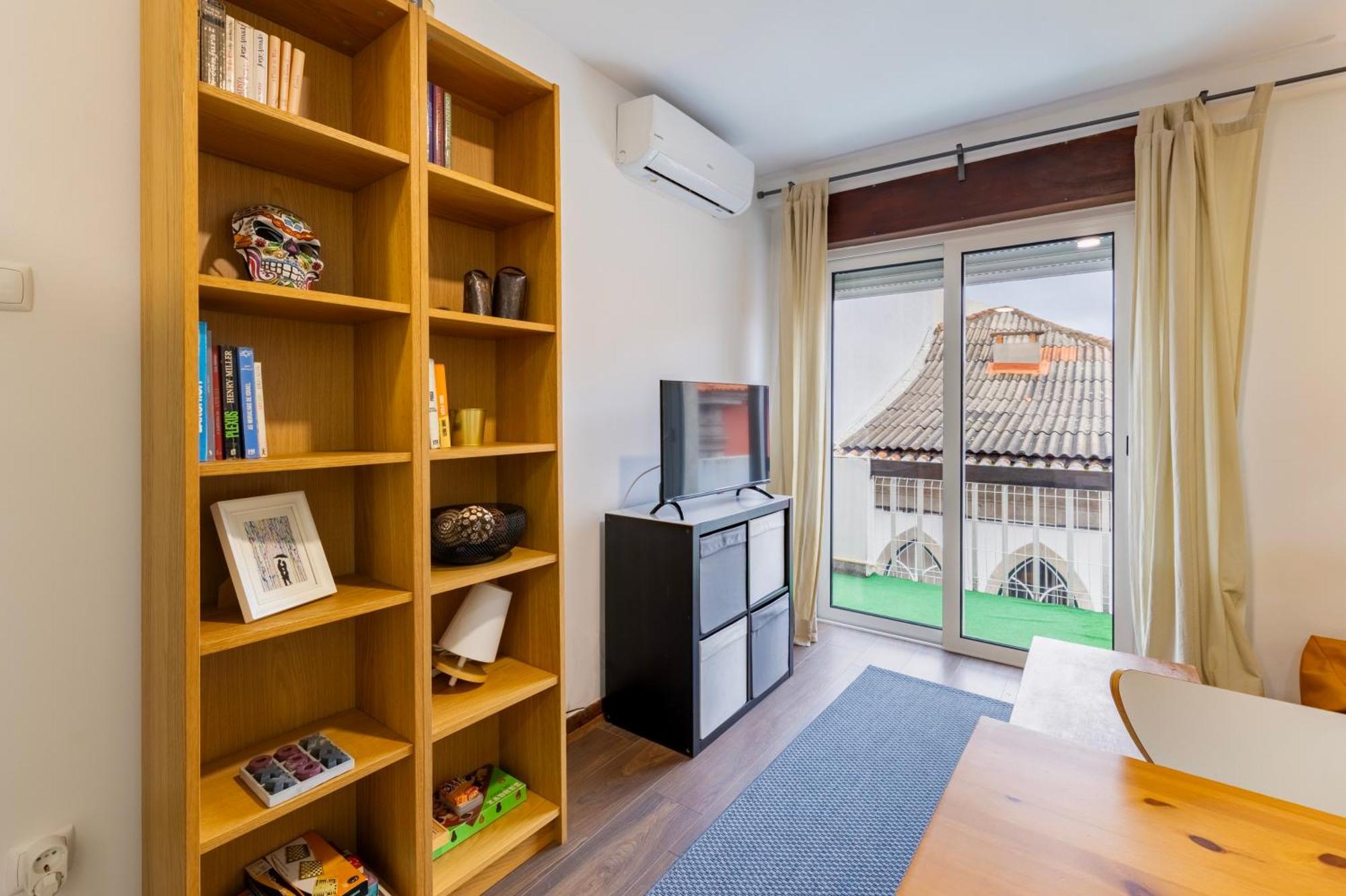Cosy Remodeled Apartment In The City Center Fundão Esterno foto
