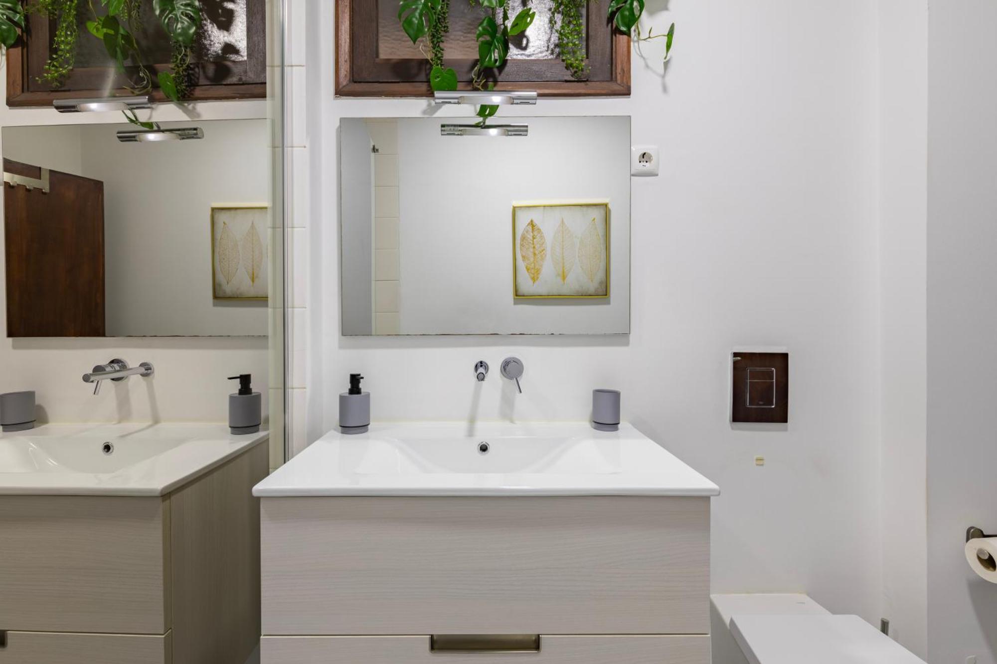 Cosy Remodeled Apartment In The City Center Fundão Esterno foto