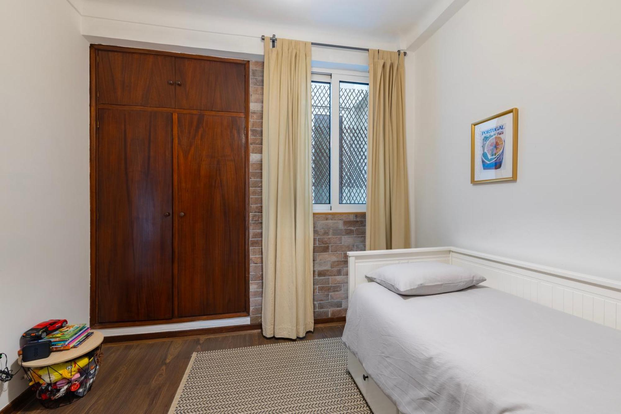 Cosy Remodeled Apartment In The City Center Fundão Esterno foto
